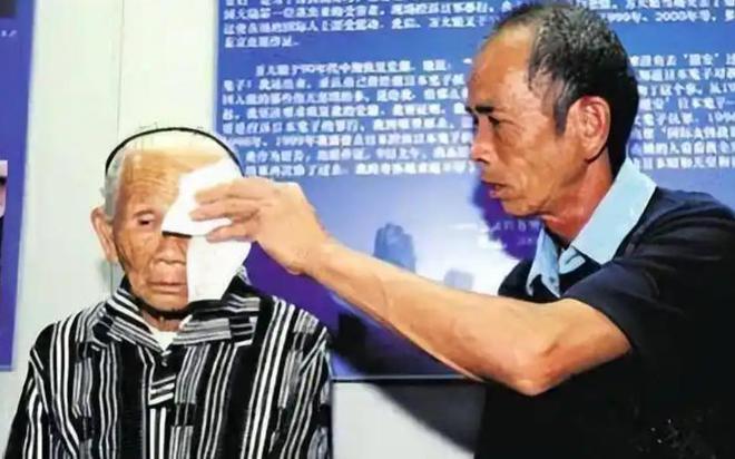 本兵儿子光棍一辈子最大想法是砍死父亲龙8国际头号玩家母亲是慰安妇父亲是日(图2)