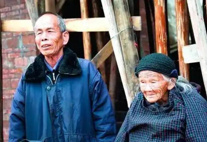 本兵儿子光棍一辈子最大想法是砍死父亲龙8国际头号玩家母亲是慰安妇父亲是日(图13)