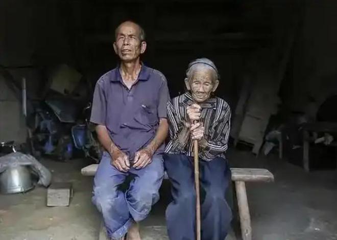 本兵儿子光棍一辈子最大想法是砍死父亲龙8国际头号玩家母亲是慰安妇父亲是日(图8)